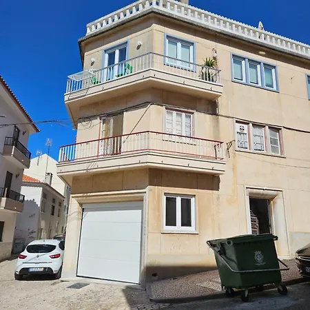 Casa Vô Lando - - Local * Nazaré